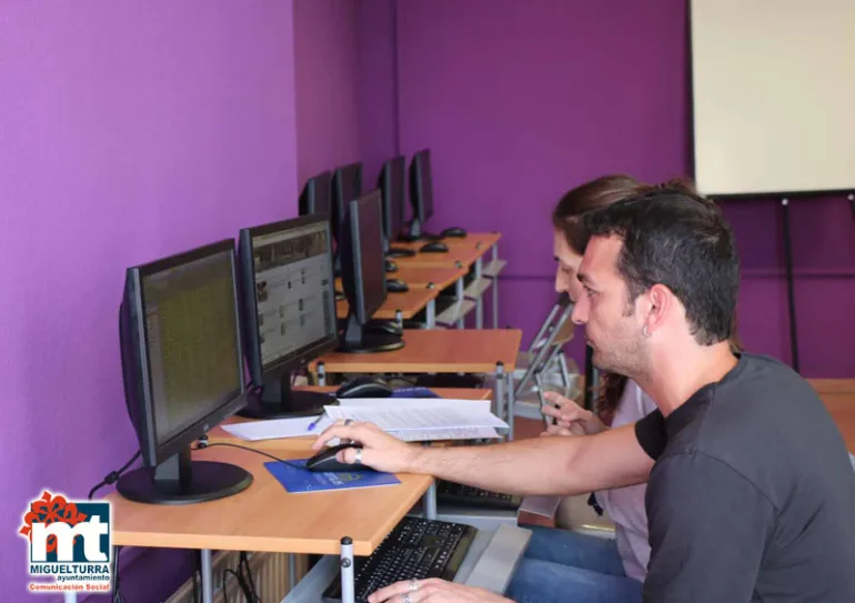 imagen de jóvenes que harán el estudio curricular en Miguelturra, octubre 2016