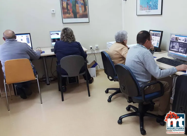 imagen del taller de nuevas tecnologías para personas mayores, abril de 2016