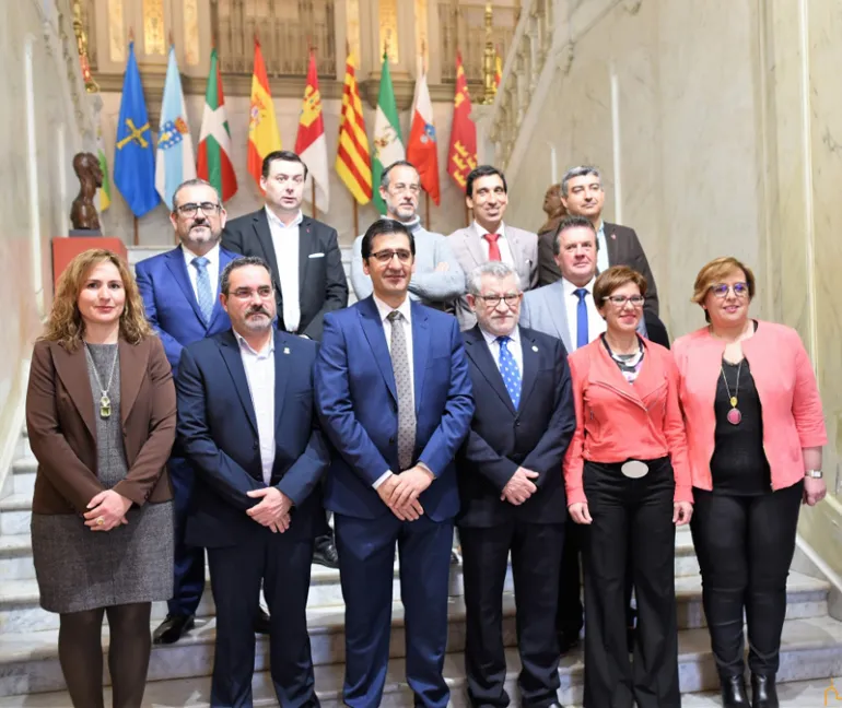 imagen de alcaldes y alcaldesas en el acto de la Diputación Provincial de Ciudad Real, febrero 2019, fuente imagen dipucr