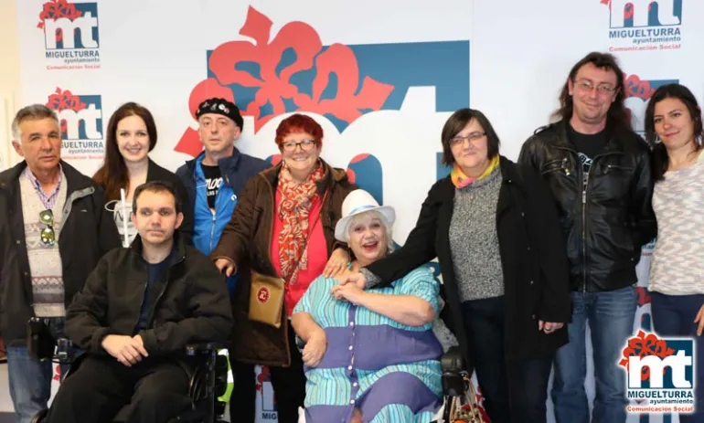imagen grupal de las personas que participaron en el programa, marzo 2016