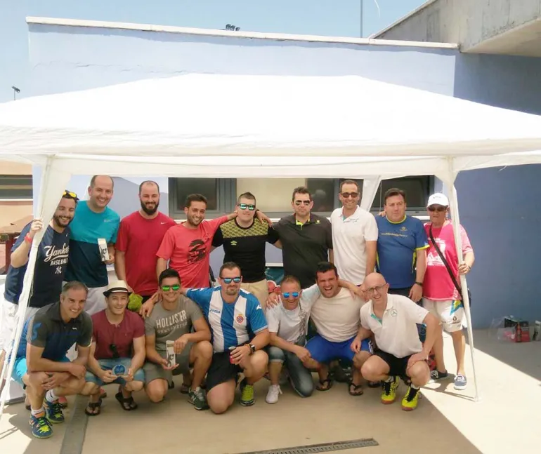 imagen de participantes y organización del Torneo de Pádel, junio 2017