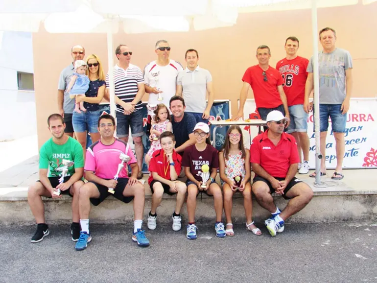 imagen organización, autoridades y participantes Liga Tenis Miguelturra 2017