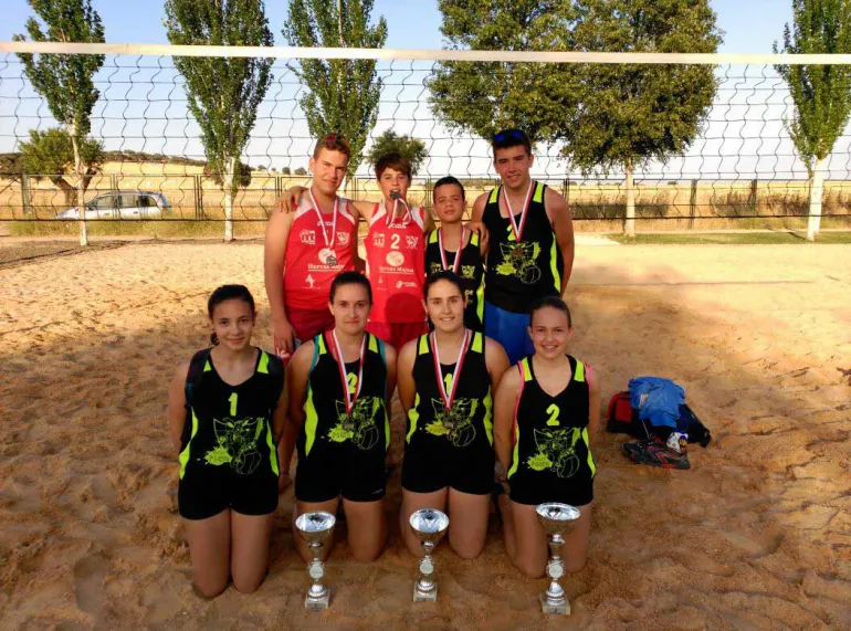 imagen de medallistas de vóley playa, junio 2015