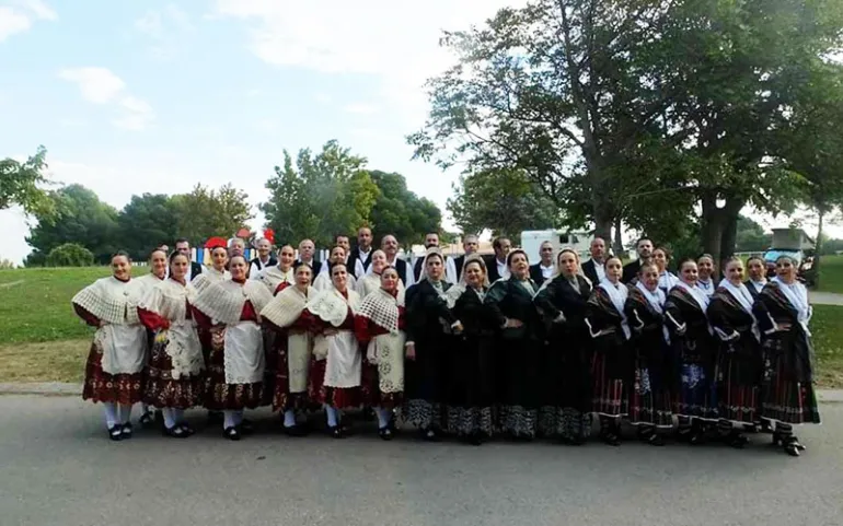imagen del grupo folclórico miguelturreño Nazarín en Zaragoza, octubre de 2015