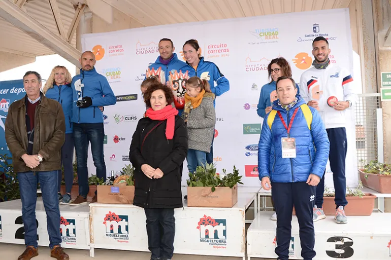 imagen del podio de la Media Maratón Rural Villa Miguelturra 2019, fuente imagen Circuito Carreras Populares Ciudad Real