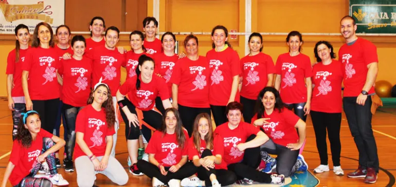 imagen de participantes y organización del evento deportivo, marzo 2017