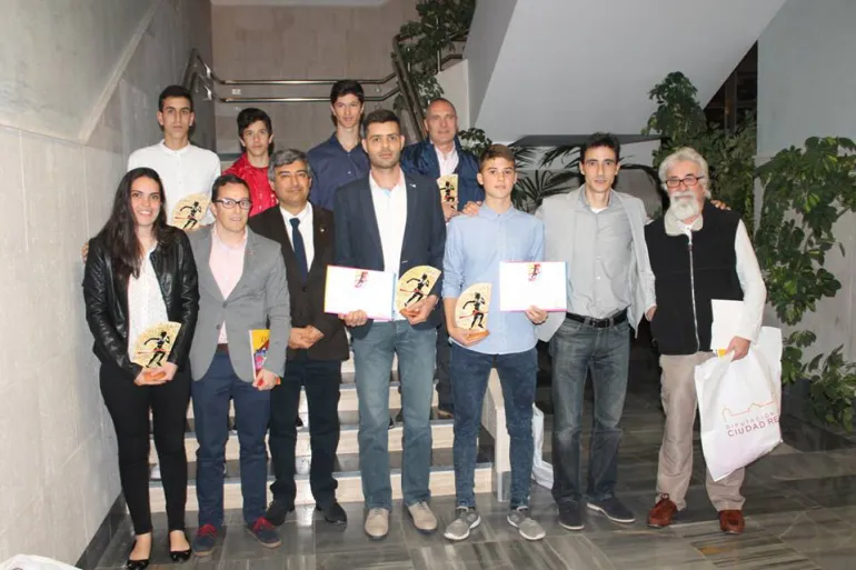 imagen del concejal de Deportes de Miguelturra y deportistas Gala Deporte Provincial Ciudad Real 2017