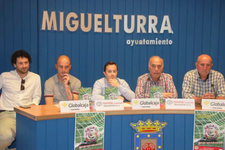 imagen de la presentación oficial del Campus de Fútbol de Miguelturra 2017