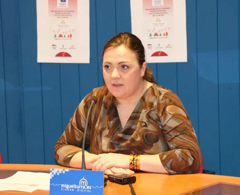 imagen de la concejala del Área de Igualdad, Ana Belén Chacón, durante la presentación de la programación.