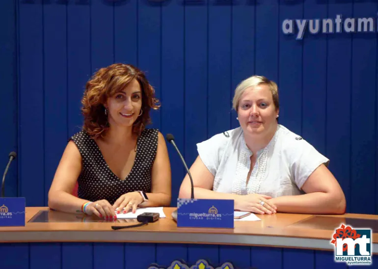 imagen de las concejalas Fátima Mondéjar (izquierda) y Luz María Sánchez (derecha), junio 2017