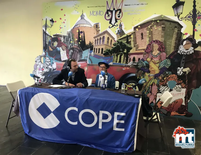 imagen de Victoria Sobrino en el programa de radio de la COPE, Carnaval 2019 Miguelturra