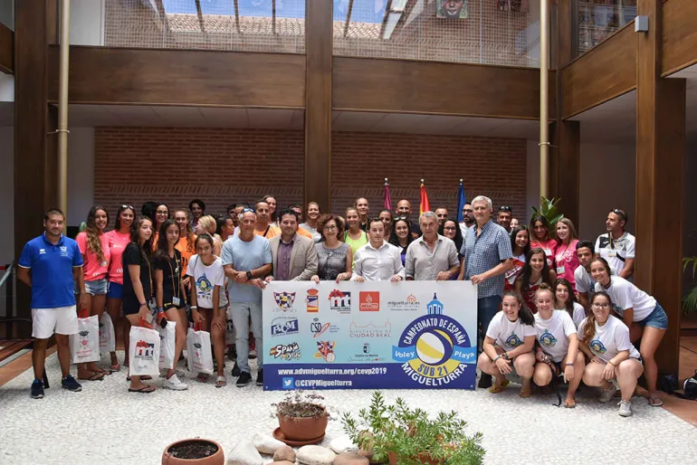 imagen de la recepción campeonato España sub-21 femenino vóley playa, Miguelturra 2019