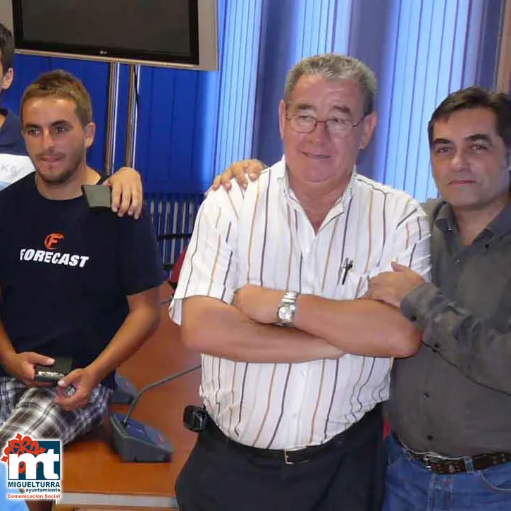 imagen de Antonio García León, Manuel Viso y jugadores en el Salón de Plenos, año 2009