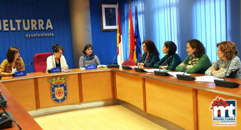 imagen de la reunión extraordinaria de la Comisión, octubre 2016