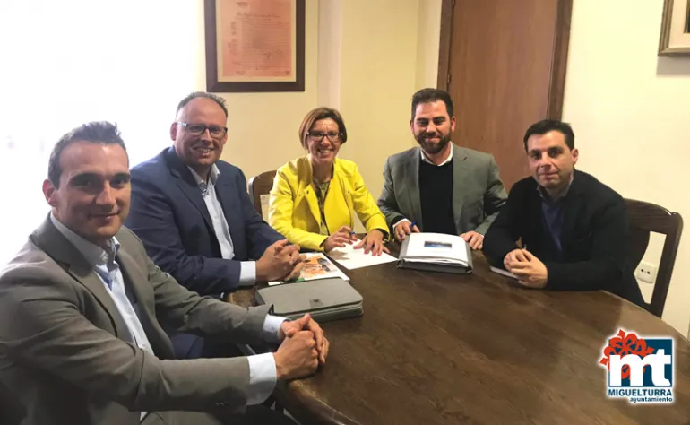 imagen de la reunión de empresarios de Mercadona con alcaldesa, noviembre 2018