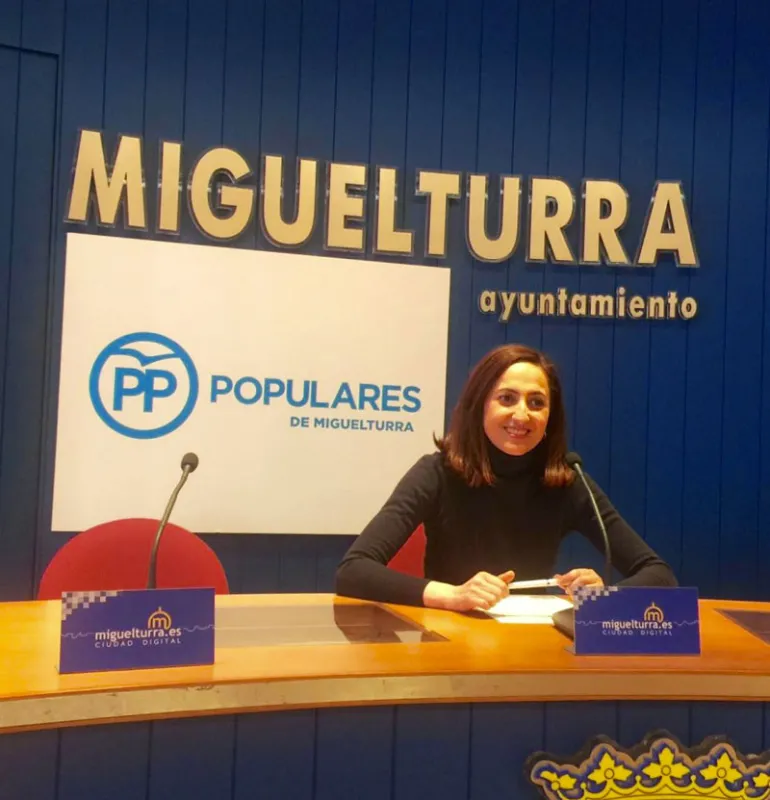 imagen de Aurora López Gallego durante la rueda de prensa, noviembre 2016