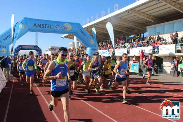 imagen de la salida de la Media Maratón Rural Villa Miguelturra 2017