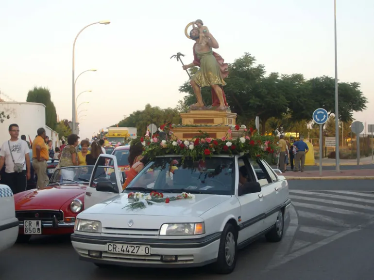 imagen de archivo de la procesion de San Cristobal