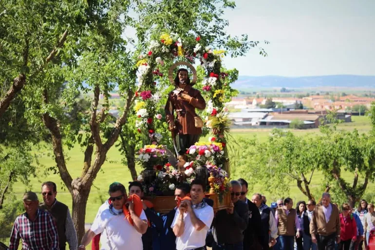 imagen de San Isidro y subida a la ermita, mayo 2018, fuente imagen Rosa María Matas Martínez