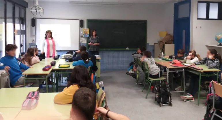 imagen de una de la sessiones del taller desarrollado en el centro educativo Clara Campoamor, febrero 2018