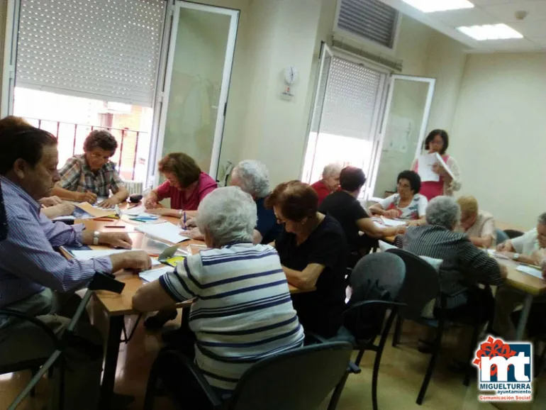 imagen de una de las sesiones del taller de memoria, octubre 2016