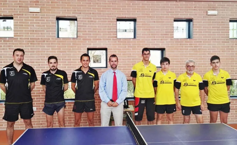 imagen de participantes en el encuentro de Tenis de Mesa, septiembre 2017, imagen de Emilio Benito, del TM Miguelturra