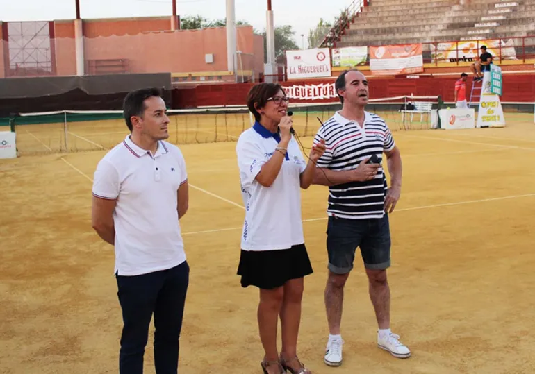 imagen de autoridades en la clausura del Open de Tenis en Tierra Batida, julio 2017