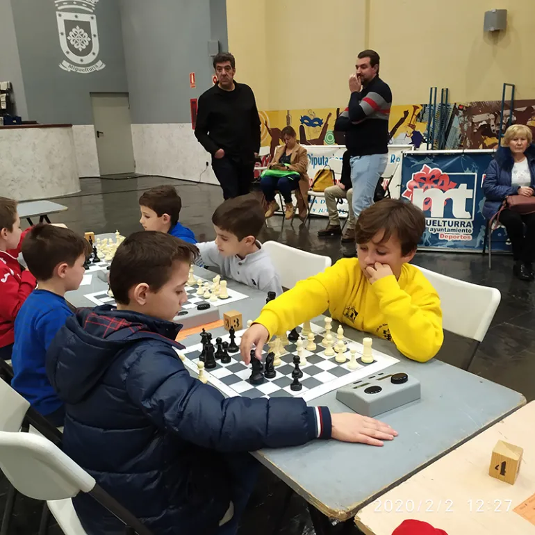 imagen de una de las partidas de ajedrez, 2 febrero 2020, fuente imagen Club Ajedrez Miguelturra