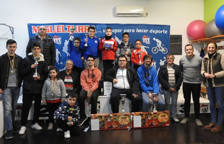 imagen de participantes, organización y autoridades, Torneo Ajedrez Navidad Miguelturra 2018, fuente imagen Club Ajedrez Miguelturra