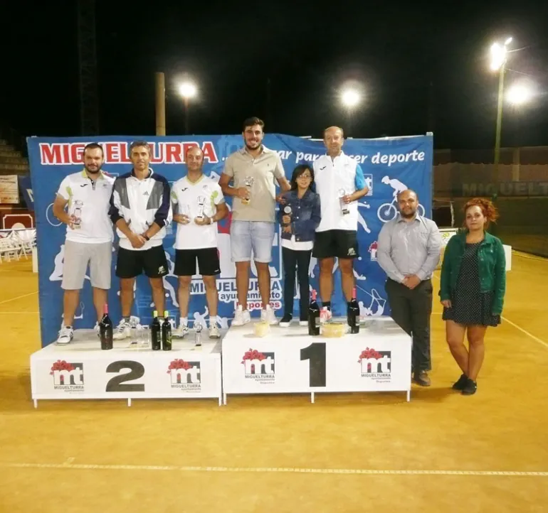 imagen podio final Torneo Ciudauto tenis tierra batida Miguelturra 2015