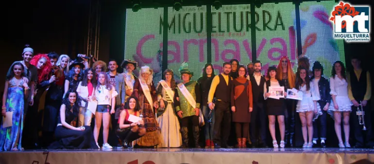 imagen de autoridades y ganadores del Tu Careta Me Suena del Carnaval 2017
