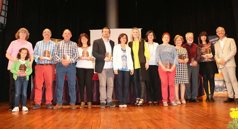 imagen de autoridades y reconocimientos del acto