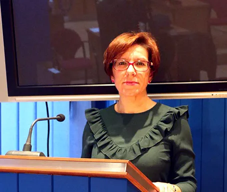 imagen de Victoria Sobrino durante las declaraciones sobre el 5 colegio en Miguelturra, diciembre 2017