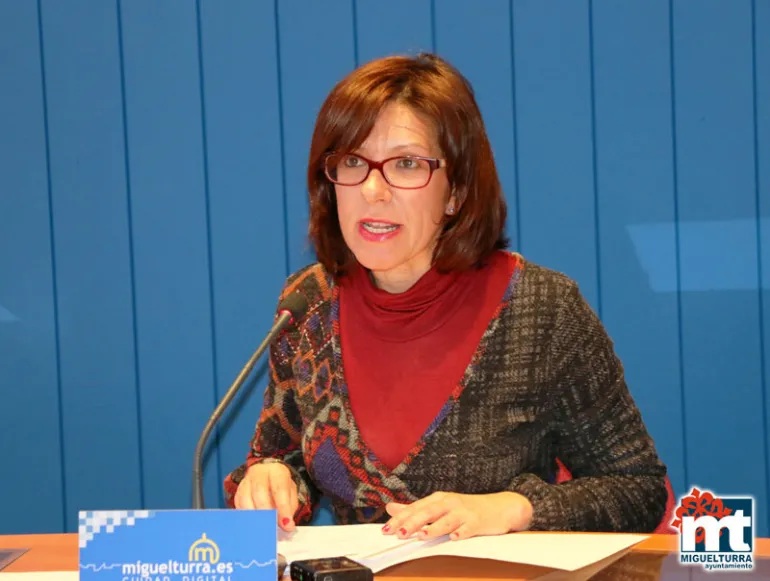 imagen de la alcaldesa Victoria Sobrino dando cuenta de la última Junta de Gobierno Local