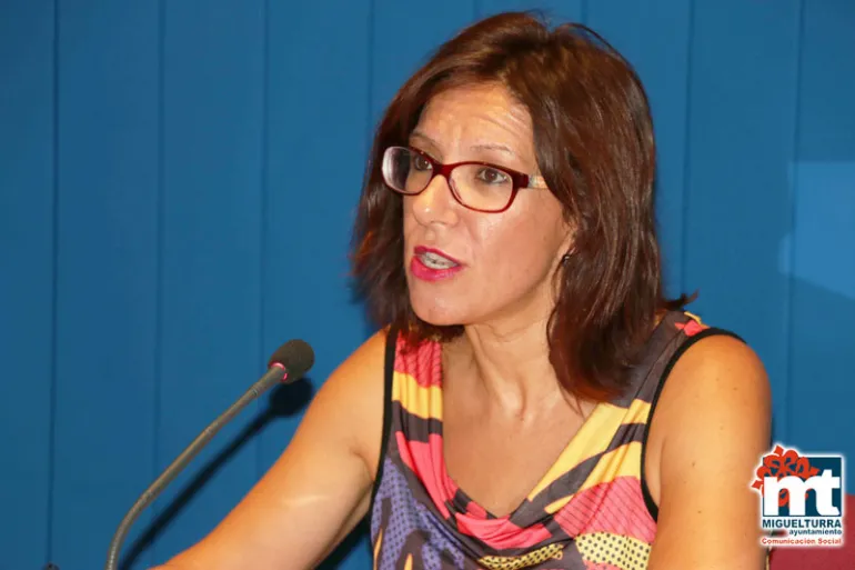 imagen de la alcaldesa Victoria Sobrino en rueda de prensa, 5 agosto 2016