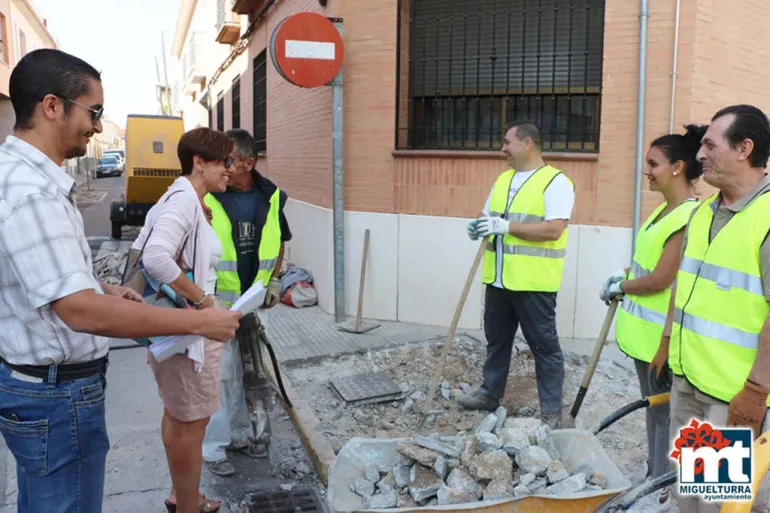 imagen de visita institucional a las obras en Miguelturra, septiembre 2017