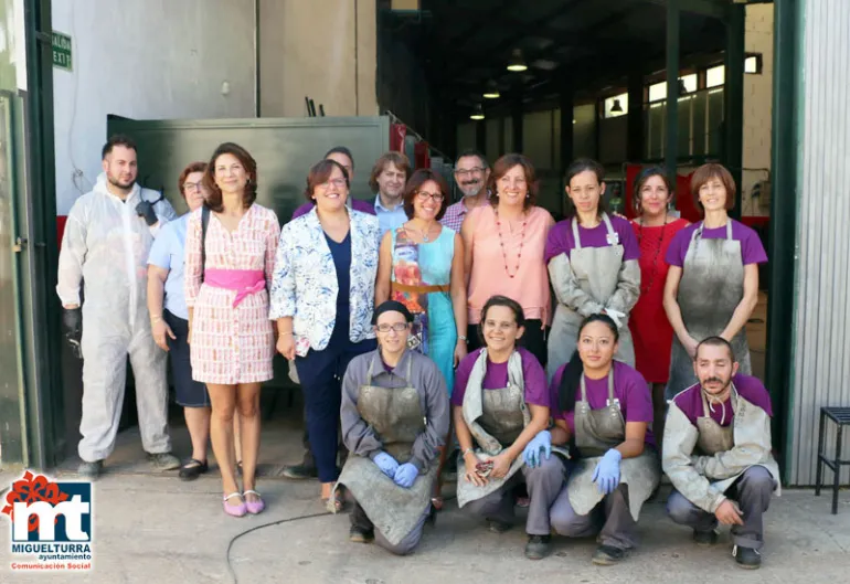 imagen de la visita institucional al taller de empleo, septiembre 2016
