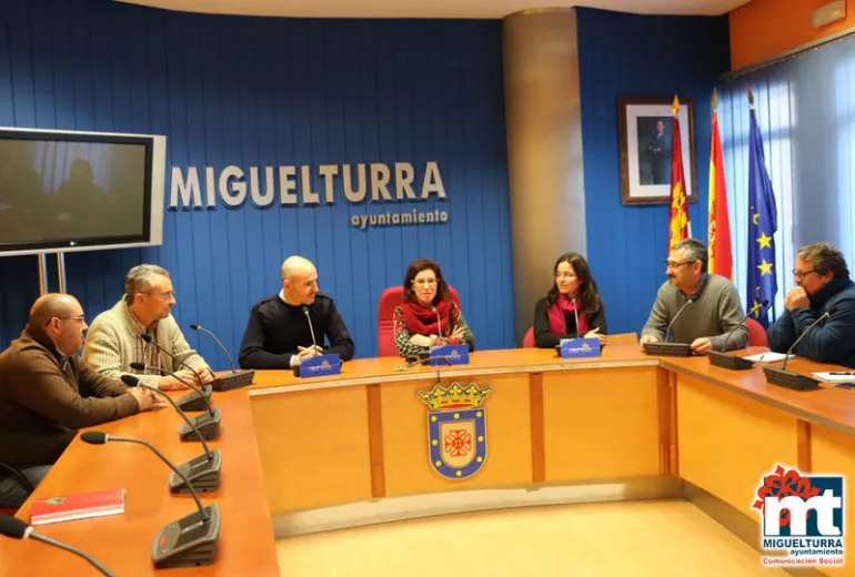 imagen de representantes del Ayuntamiento de Alcalá de Henares en Miguelturra