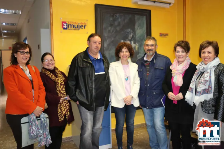 imagen de Carmen Pimienta, concejal y técnicas Centro de la Mujer, abril 2016