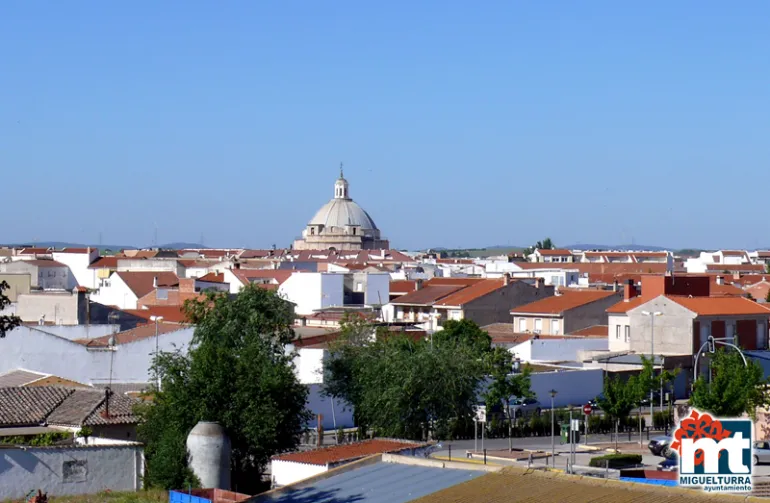 imagen y vista genérica de Miguelturra desde el puente de San Isidro