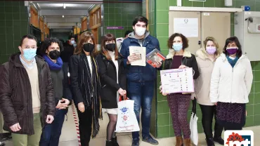 imagen entrega del premio del Concurso la Mujer en la Ciencia, 8 marzo de 2021