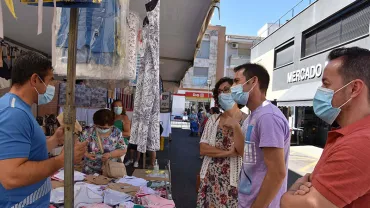 imagen de la visita al mercadillo, Miguelturra julio 2020