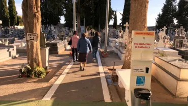 imagen de las visitas realizadas al cementerio de Miguelturra, noviembre 202