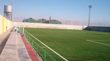 imagen del campo de Fútbol del Complejo Deportivo Candelario León Rivas, una de las instalaciones municipales deportivas