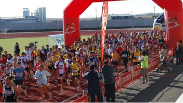imagen,deportistas a la salida de la media maratón