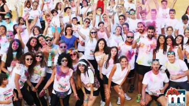 imagen de la carrera de colores de las pasadas fiestas de Miguelturra 2015