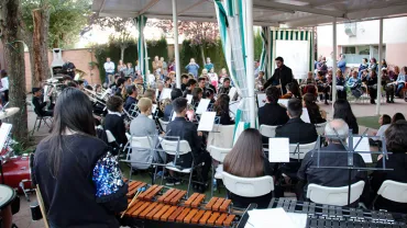 imagen concierto en el Centro de Alzheimer Alois de Ciudad Real, octubre 2019, fuente imagen Ángel Ocaña