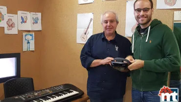 imagen del director de la escuela, Ángel Ocaña, y el informático Diego Moreno, de izquierda a derecha, octubre 2018