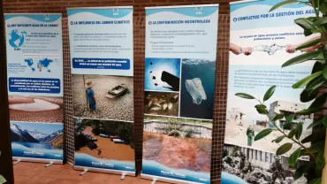 imagen paneles exposición sobre el agua, octubre de 2021