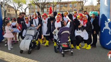 evento imagen de personas disfrazadas en la Carrera de Máscaras de Miguelturra